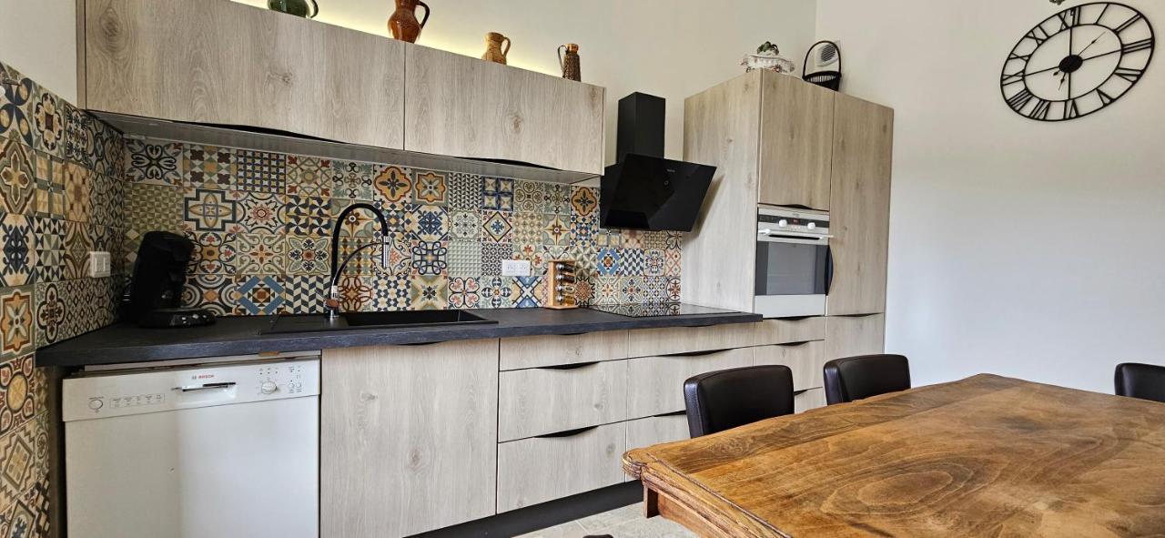 Bel & Ancien Appartement T3 Renove Dans Sartene Εξωτερικό φωτογραφία